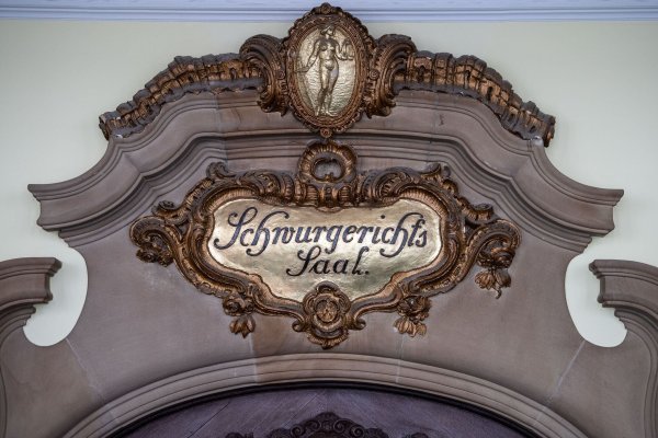 Vor dem Landgericht Mönchengladbach beginnt ein Prozess um den großangelegten Betrug mit Thermomix-Geräten. - © Marius Becker/dpa