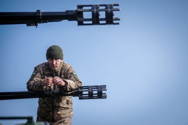 Ukrainische Soldaten setzen den von Deutschland gelieferten Panzer zur Abwehr von feindlichen Drohnen, Flugzeugen oder Hubschraubern ein. - © Kay Nietfeld/dpa