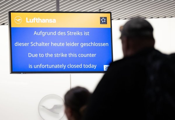 Bald wieder Streik? Die Lufthansa befindet sich gleich in mehreren Tarifkonflikten. - © Boris Roessler/dpa