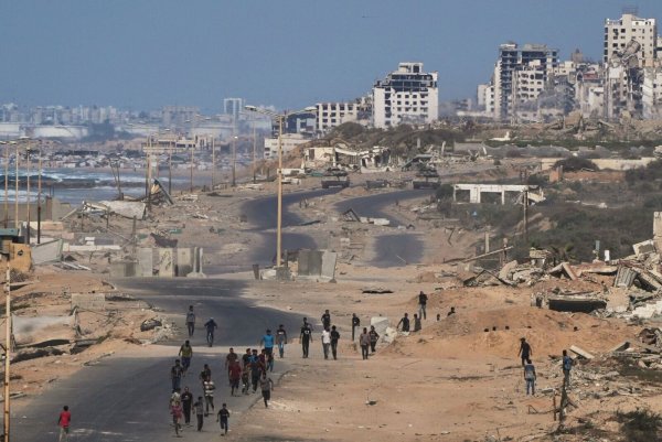 Im Gaza-Krieg sollen nun die Waffen schweigen. - © Abdel Kareem Hana/AP/dpa
