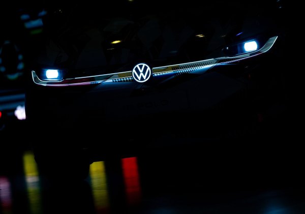 Die E-Auto-Bestellungen ziehen bei VW weiter kräftig an. (Archivbild) - © Sven Hoppe/dpa