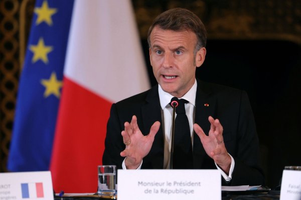 Macron berät mit den Parteispitzen über einen Ausweg aus der Regierungskrise (Archivbild). - © POOL/Pool AFP/AP/dpa