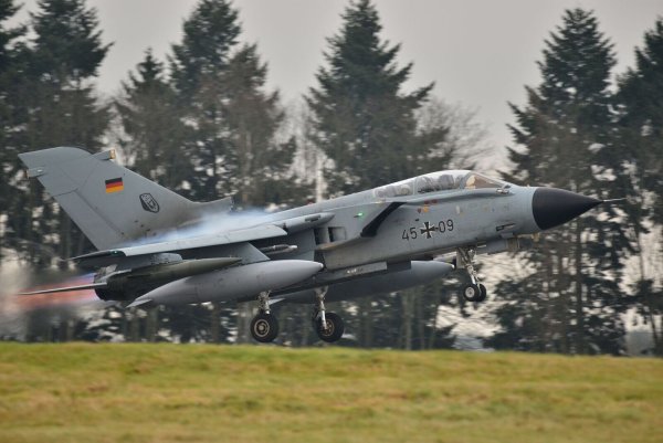 Deutschland hat für die Übung unter anderem drei Tornados angemeldet. (Archivbild) - © picture alliance / Harald Tittel/dpa