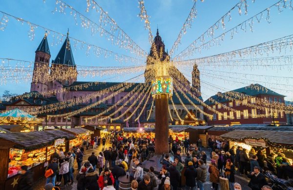 Der Mainzer Weihnachtsmarkt öffnet erst am 24. November. - © Andreas Arnold/dpa