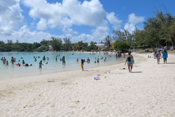 Für eine deutsche Touristin endete der Aufenthalt auf der Insel im Indischen Ozean nach einem schweren Unfall tödlich. (Symbolbild) - © Simone A. Mayer/dpa-tmn/dpa