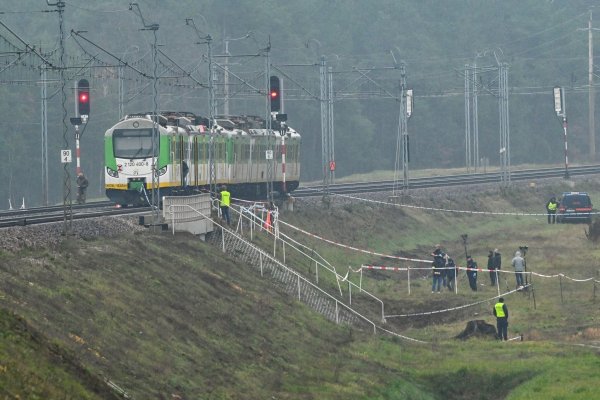 Polen verdächtigt zwei Ukrainer, im Auftrag Moskaus einen Anschlag auf eine Bahnstrecke ausgeführt zu haben. (Archivbild) - © Przemyslaw Piatkowski/PAP/dpa