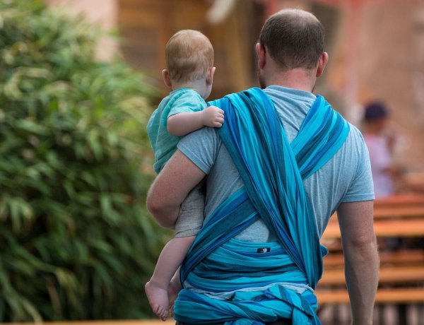 Hat sich die Rolle des Mannes in der Gesellschaft verändert? Oder wandelt sie sich bereits wieder zurück? (Symbolbild) - © Monika Skolimowska/dpa-Zentralbild/dpa