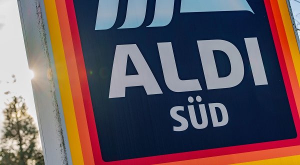 Aldi Süd zählt zu den größten Lebensmittelhändlern in Deutschland. - © Andreas Arnold/dpa