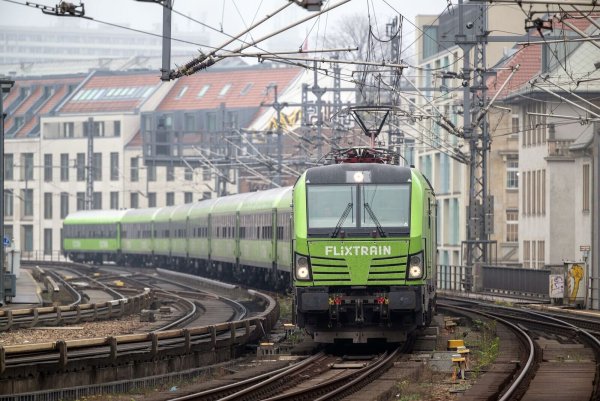 Flixtrain hat im deutschen Bahnnetz viel vor. - © Soeren Stache/dpa