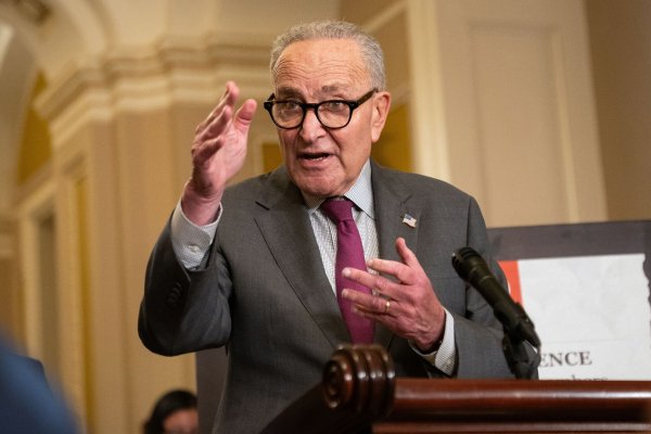 Schumer bediente sich eines Verfahrens namens «unanimous consent». (Archivbild) - © Allison Robbert/AP/dpa