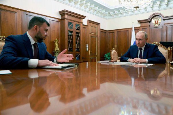 Der von Moskau eingesetzte Besatzungschef für Donezk, Denis Puschilin, hat nach ukrainischen Drohnenangriffen auf Wärmekraftwerke den regionalen Notstand ausgerufen. (Archivbild) - © Gavriil Grigorov/Pool Sputnik Kremlin/AP/dpa