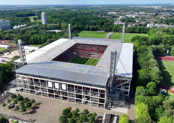Rhein-Energie-Stadion in Köln. - © Sascha Thelen/dpa