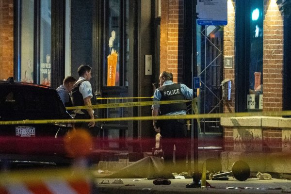 Vor einem Nachtclub in Chicago sind tödliche Schüsse gefallen. - © Tyler Pasciak LaRiviere/Chicago Sun-Times/AP/dpa