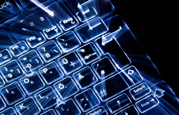 Die Hackergruppe hat auch Ziele in Deutschland angegriffen. (Symbolbild) - © Sebastian Gollnow/dpa