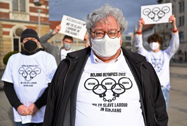 Weil er nicht mehr im Europaparlament sitzt, profitierte der Grünen-Politiker Reinhard Bütikofer zunächst nicht von einem Deal des Parlaments. Jetzt wurde nachverhandelt. (Archivbild) - © Martin Schutt/dpa-Zentralbild/dpa