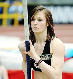 Desiree Singh, Stabhochsprung-Ass der LG Lippe-Süd