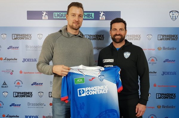 Neues Gesicht beim TBV: Evars Klešniks mit Trainer Florian Kehrmann. - © TBV Lemgo Lippe