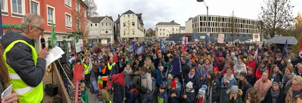 Nach Angaben der Polizei waren 600 Klimastreiker in Detmold. - © Bernhard Preuss