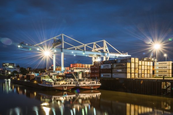 Beliebter Standort: Viele britische Unternehmen zieht es nach Düsseldorf. Auf dem Bild ist der Düsseldorfer Containerhafen zu sehen. - © Pixabay
