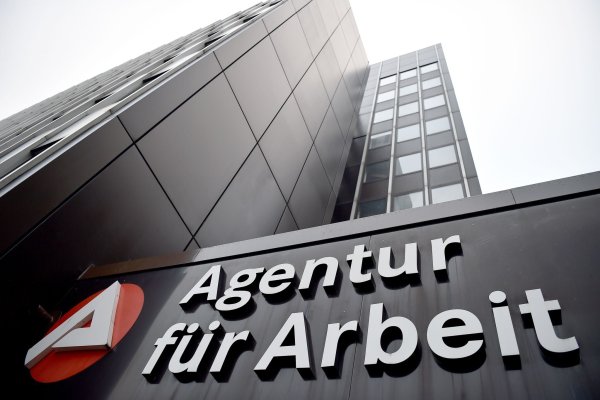 In NRW liegt die Zahl der Arbeitslosen deutlich höher als im Vorjahr. - © Caroline SeidSeidel-Dißmannel/dpa