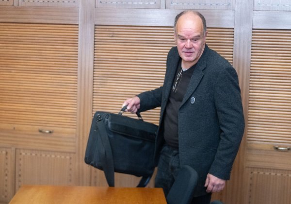 Kläger Marianus Krall hat am Verwaltungsgericht Düsseldorf einen Erfolg erzielen können. - © Benjamin Westhoff/dpa