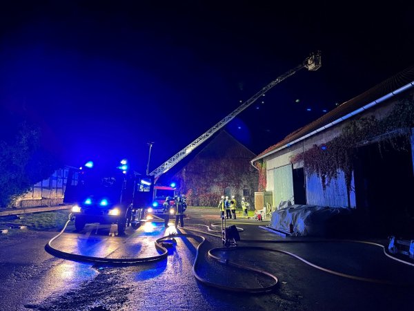 Drei Trupps waren am Mittwochabend im Einsatz. - © Feuerwehr Lemgo