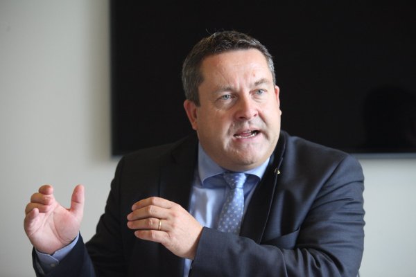 In der Kritik: Landrat Dr. Axel Lehmann ist im Februar in den Ski-Urlaub gefahren – obwohl im Missbrauchsskandal auch Vorwürfe gegen seine Verwaltung geprüft werden. - © Archivfoto: Bernhard Preuss