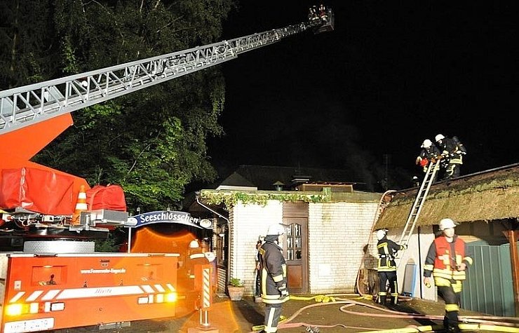 Die Feuerwehr konnte den Brand am Hücker Moor löschen - © Foto: Stefanie Boss
