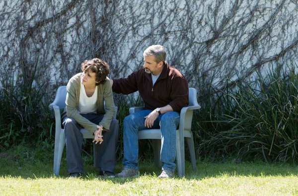 Vater David (Steve Carell, r) und Sohn Nic Sheff (Timothée Chalamet, l) müssen reden. - © François Duhamel/MDR/AMAZON CONTENT SERVICES/dpa