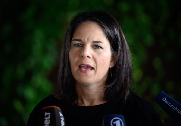 Annalena Baerbock beim G20-Außenministertreffen in Rio de Janeiro. - © Bernd von Jutrczenka/dpa