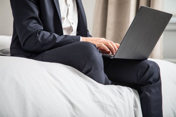 Weniger ist oft mehr: Zum Durchstarten am Rechner reichen wenige Programme. - © Christin Klose/dpa-tmn/dpa