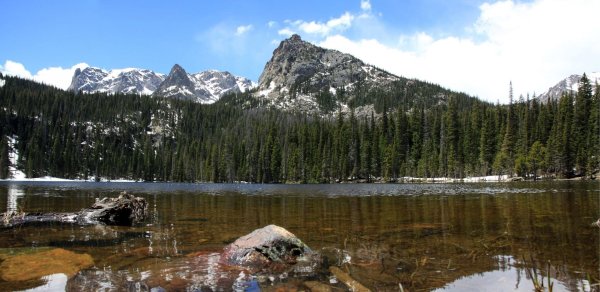 Die Rocky Mountains sind ein beliebtes Reiseziel. Um die Besucherströme im Rocky Mountain Nationalpark zu leiten, gibt es nun ein Reservierungssystem. - © Robert Juhran/dpa-tmn