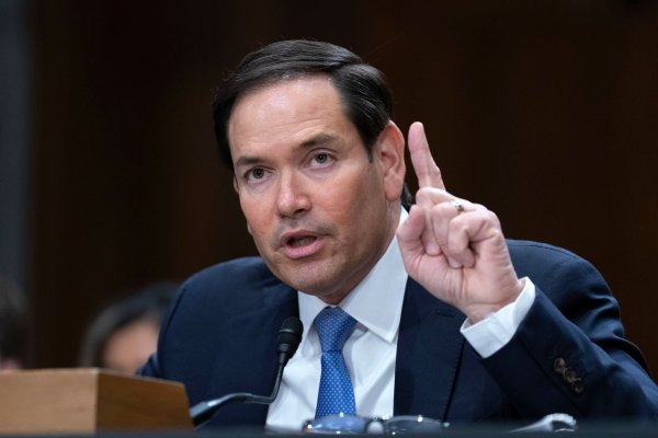 Warnt vor einem möglichen Zusammenbruch der syrischen Übergangsregierung - US-Außenminister Rubio. - © Jose Luis Magana/FR159526 AP/AP/dpa