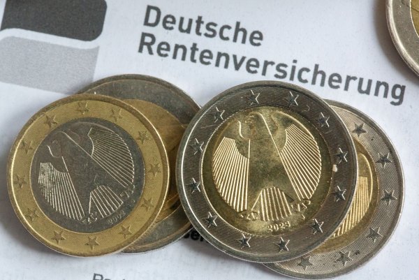 Das Rentensystem ist unter Druck (Symbolbild) - © Fernando Gutierrez-Juarez/dpa