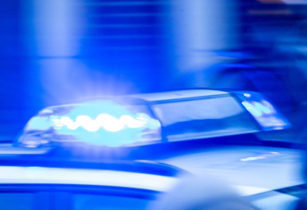 Die Verfolgungsjagd der Polizei führte über mehrere Autobahnen bis nach Hagen. (Symbolbild) - © Jens Büttner/dpa