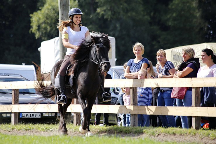 Hat sichtlich Spaß: Ana Rabeneck. - © Martina Rehse