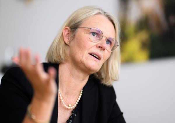 Ex-Bildungsministerin Anja Karliczek (CDU) ist seit Mai Vorsitzende des Tourismusausschusses im Bundestag. (Archivbild) - © Julian Stratenschulte/dpa