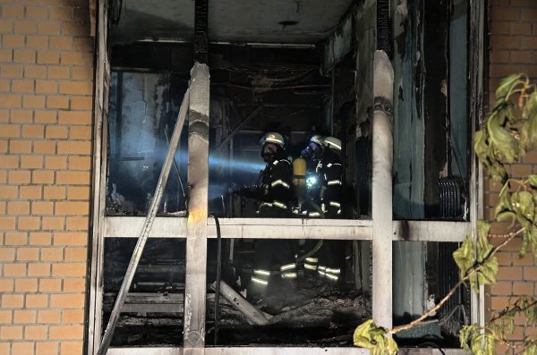 Im Hamburger Marienkrankenhaus ist der drei Toten gedacht worden. - © Steven Hutchings/dpa