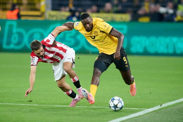 Serhou Guirassy (rechts) und Dortmund wollen in der Champions League nachlegen. (Archivfoto) - © Bernd Thissen/dpa