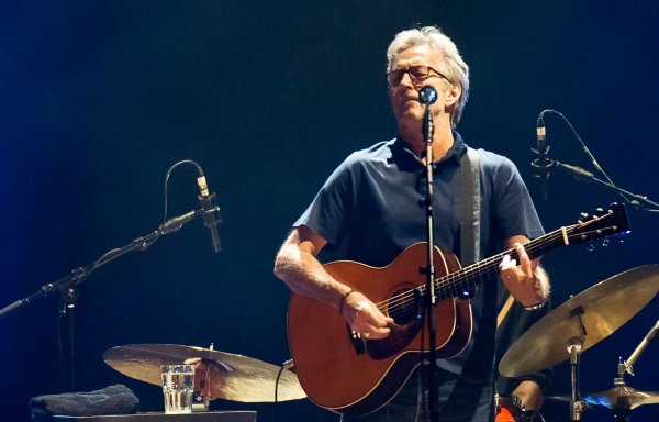 Ab April ist Eric Clapton wieder auf Tournee. Deutschland-Konzerte sind vorerst nicht geplant. (Archivbild) - © picture alliance / dpa