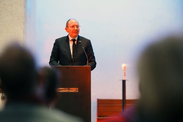 Oberbürgermeister Specht will sich mit dem Taxifahrer treffen. - © Andreas Henn/Evangelische Kirche Mannheim/dpa
