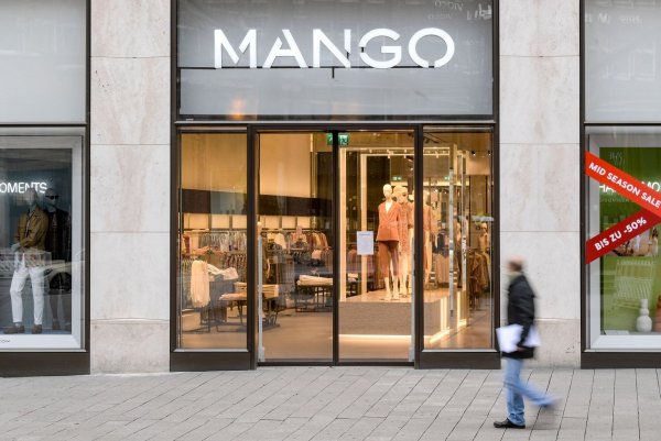 Das Datenleck bei Mango ist ein weiterer Vorfall in einer langen Reihe von Cyberangriffen auf Einzelhändler und Modeketten. (Archivbild) - © Axel Heimken/dpa