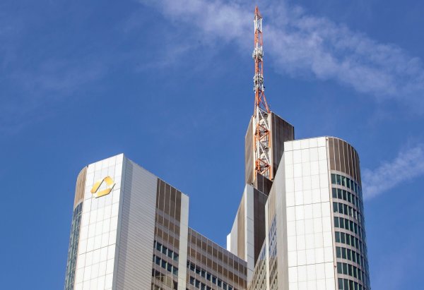 Im zweiten Quartal dürften die Gewinn der Commerzbank nicht mehr in den Himmel gewachsen sein. (Symbolbild) - © Helmut Fricke/dpa
