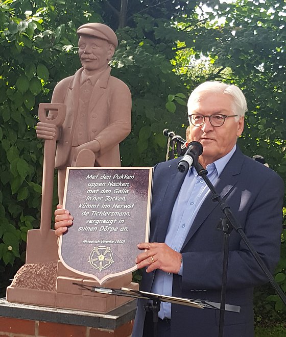 Frank-Walter Steinmeier feiert in Brakelsiek