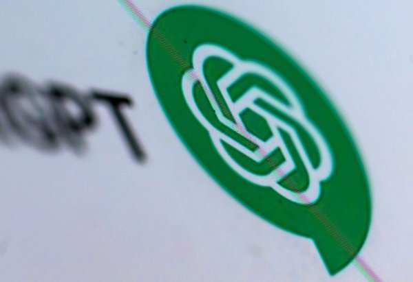 Der ChatGPT-Entwickler OpenAI verspricht bessere Maßnahmen zur Suizid-Prävention. (Archivbild) - © Hendrik Schmidt/dpa