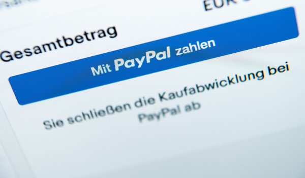Bei Paypal sind Sicherheitssysteme ausgefallen, die betrügerische Lastschriften herausfiltern sollen. - © Silas Stein/dpa