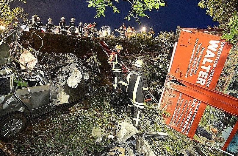 Todlicher Unfall Auf Der A33 Bei Hovelhof Nachrichten Aus Ostwestfalen Lippe Lz De