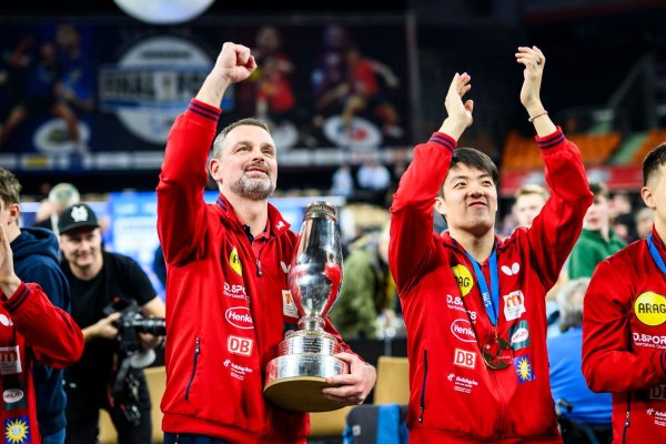 Gewann mit Düsseldorf schon dreimal das Triple: Trainer Danny Heister (links, Archivbild) - © Tom Weller/dpa