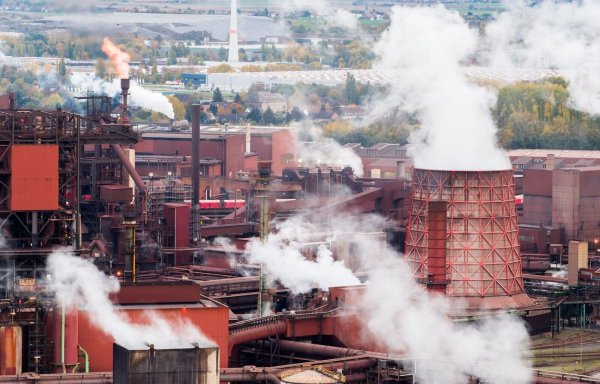 Bei einem «Stahlgipfel» im Bundeskanzleramt wollen Politik und Wirtschaft über die Zukunft der deutschen Stahlindustrie sprechen. (Archivbild) - © Julian Stratenschulte/dpa