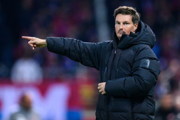 Trainer Merlin Polzin und der Hamburger SV erwarten am Samstag Borussia Dortmund im Volksparkstadion. - © Tom Weller/dpa